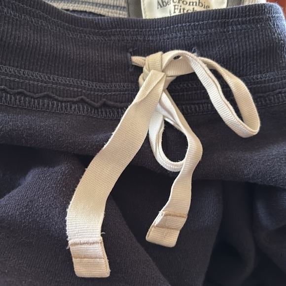 Abercrombie & Fitch Navy Spell~Out Logo Fleece Shorts Sz M Drawstring Lounge - Picture 5 of 6